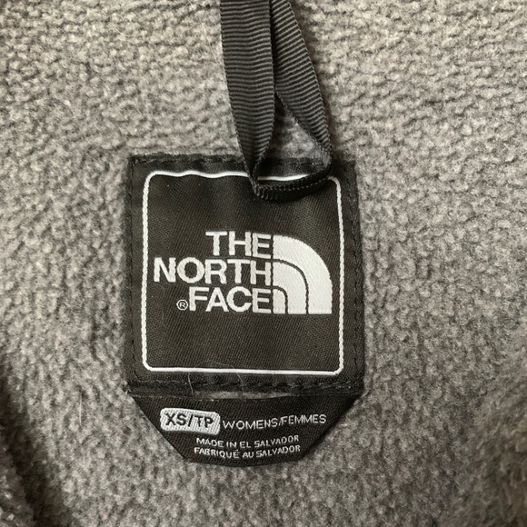 ❌SOLD❌ Grey and black North Face full zip - Picture 6 of 6